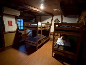 Male-only dormitory Tokyo House INN