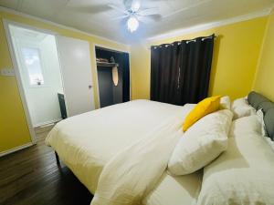 Cozy 2-Bedroom Home in Hinton