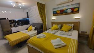 Vivid Sea and City Luxury Studio 2 plus 2