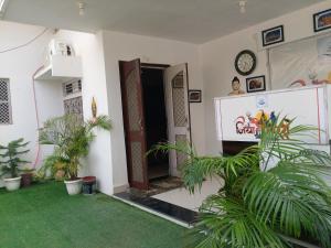 Trans Varuna Inn
