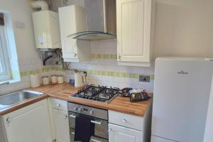 Harebell House 2Bd newly renovated near M5, M6, J9, and J7