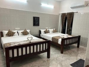 LUXUS Resort - Swimming Pool