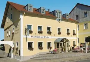 Hotel-Gasthof Zur Linde - 诺伊基兴