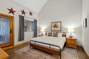 Ski In Out Lift 7! Deck, Hot Tub, Garage Parking condo