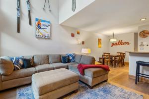 Ski In Out Lift 7! Deck, Hot Tub, Garage Parking condo