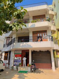 Premium 3BHK for Families & Groups, Ramnagri More