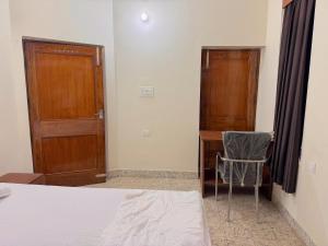 Premium 3BHK for Families & Groups, Ramnagri More