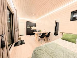 Spa Cabin by Hossaville