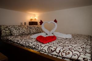 Babylon Apartment on Bukovinskaya Street