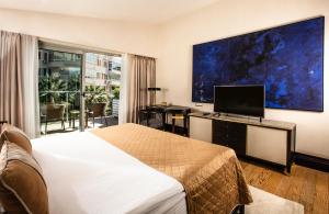 Charisma De Luxe Hotel