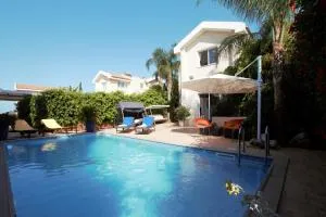 Helene Villa - Протарас