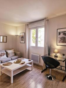 Charmant appart central avec Terrasse & Clim