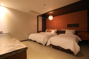 HAI GIƯỜNG ĐƠN (Twin)