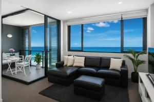 Oceanfront Getaway - Stylish 1BR Unit, Amazing Views, Prime Location