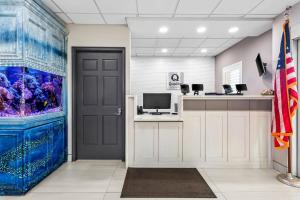 Quality Inn Tampa Airport - Cruise Port