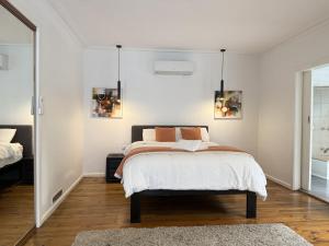 Capelink Beach House-Atop Prestigious Olivers Hill