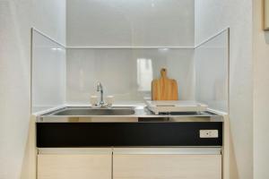 CraftFlat Komagome 509, a compact studio at excellent location