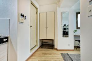 CraftFlat Komagome 509, a compact studio at excellent location