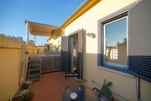 Sunny terrazzo apartment