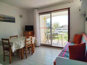 Cadre verdoyant proche mer pour ce T2 avec terrasse - 4CAR113