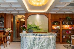 Misaki Tan Son Nhat Airport - Vietjet air Terminal 1 & 2 - free parking