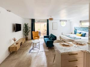 Golden Paradise - Paris 25min