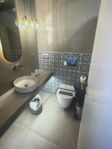 Golden Hour Hideaway - Santorini