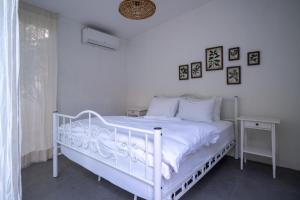 MINIQ HOMES 103 - Stone House with Garden Cinema, Barbecue, Mini Golf