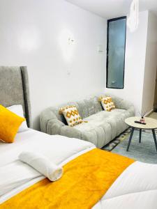 Luxury superior studio Roysambu 2 min walk to trm mall