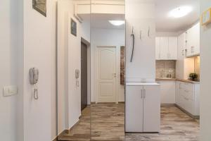 Stylish Studio near Parliament Palace & Cathedral - by Happy Guest