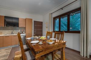 the mountain house in parnassus