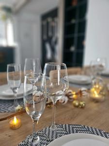 Elégante maison amiénoise - proche gare, home-cinéma, 3 chambres doubles, 1 chambre familiale avec jacuzzi privatif - La Maison Des Petits Sablon