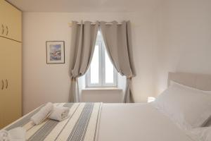 Sea view apartment Galatea