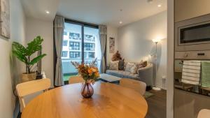 2 stop to CBD & Style 3B SplitLevel, 1Car P