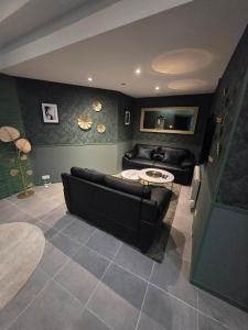 Love room - Jacuzzi - Salle de jeux complète