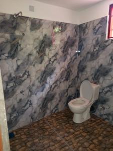 Mountain Breeze Inn Midigama
