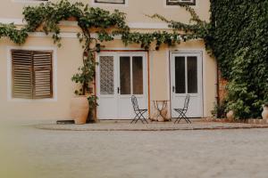 Sinas Boutique Apartment #0