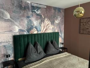 Castle & City, stay in G104