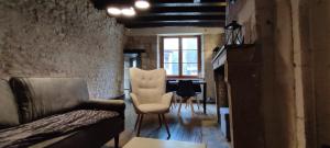 102 Duplex Familial de Charme avec Colombages en Immersion Historique et Confort au Cœur de la Ville