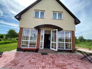 Viesu māja Brīnumi