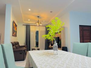 Family Villa with Pool, Garden near Aonang beach