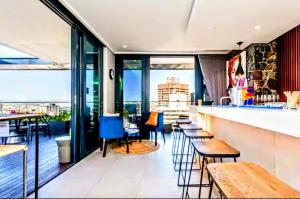 16onBree, 25th floor, Studio in the clouds