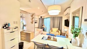 TDJ Japandi Room with Residential Pool access in Tambuli Seaside Mactan