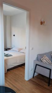 Modern one-bedroom apartment with terrace - Naviglio Martesana