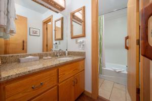 RMR: Rendezvous A3 Condo in Teton Village