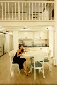 Metro Hotel Apartments