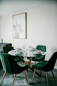 Exclusive 2BR Apartments By Luxus