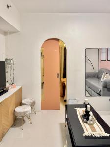 Suite Escapes at Brenthill Baguio w Balcony nr SM, Session Rd