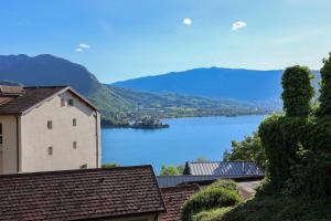 LHermitage lake view
