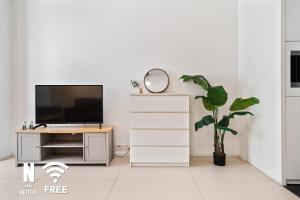 Arcoris Mont Kiara 3 min to 163mall 2 Bed